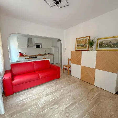 Casa Elvira Апартаменты Бренцоне-суль-Гарда