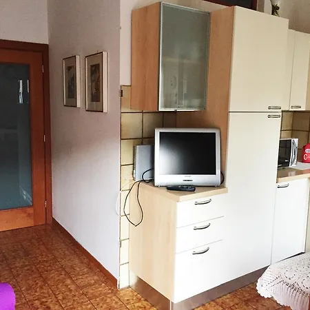 Casa Elvira Апартаменты Бренцоне-суль-Гарда